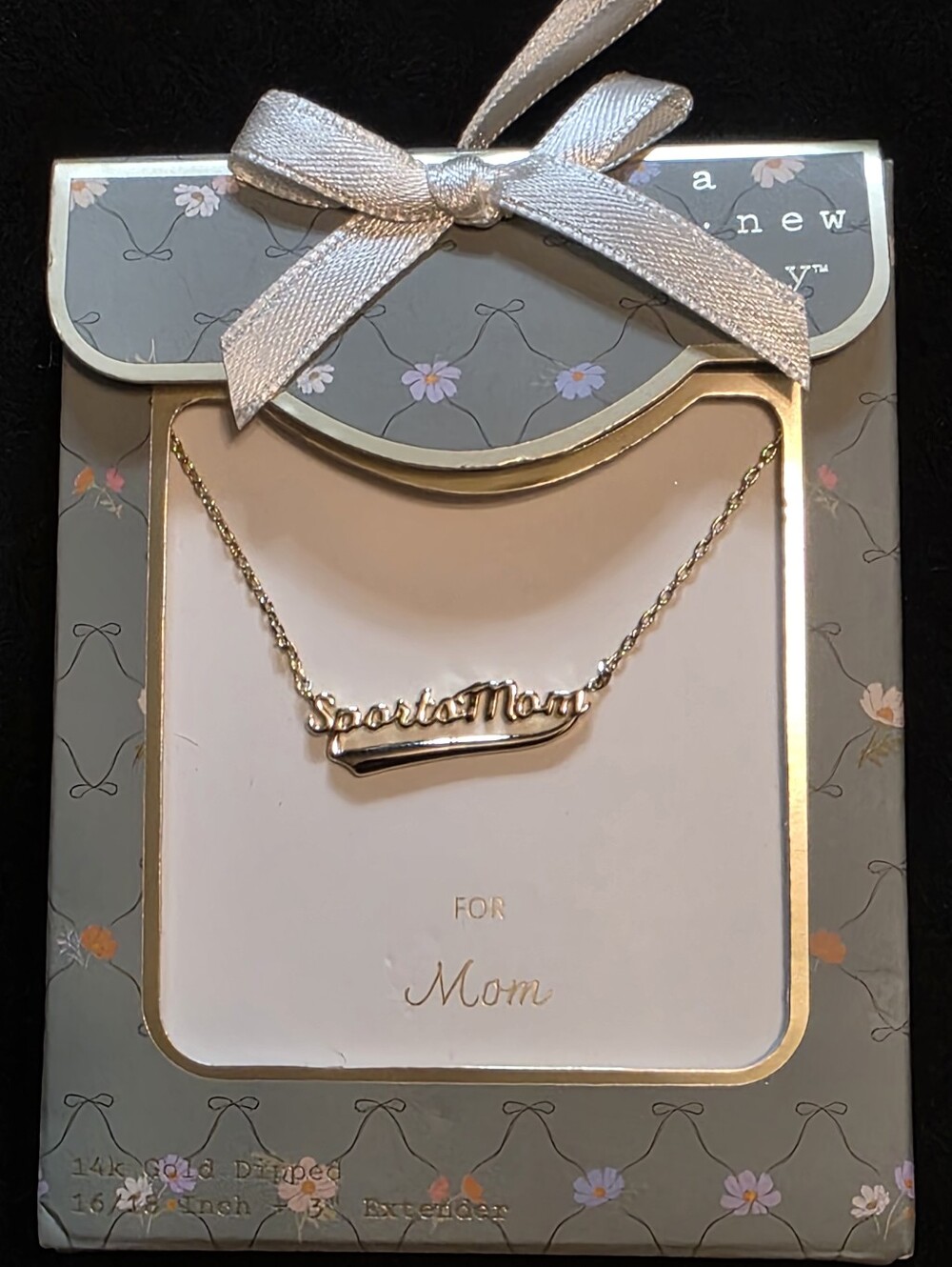 Sports Mom Necklace In Gold